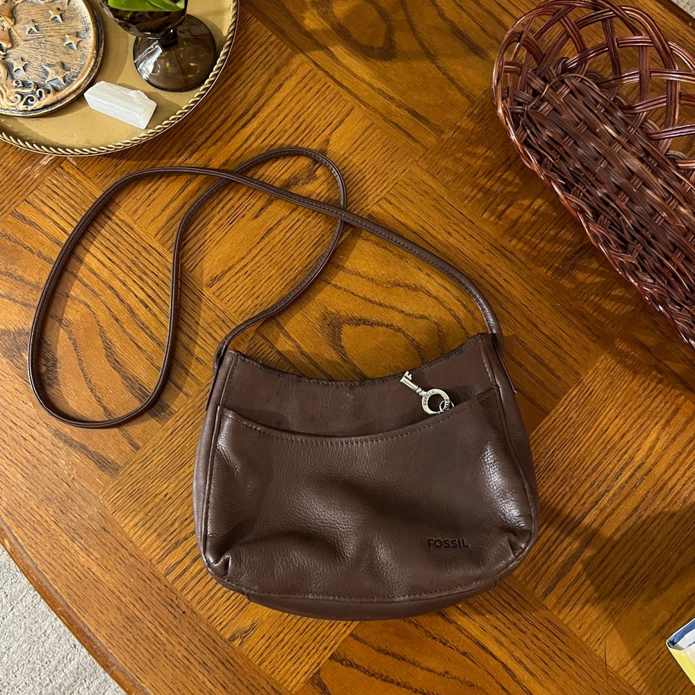 FOSSIL Vintage Y2K Brown Leather Crossbody Purse with Keychain